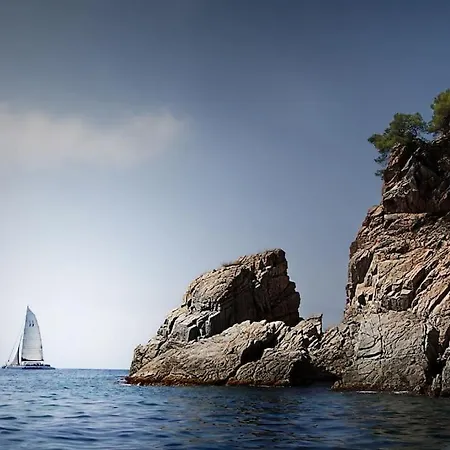 Tambora- Costa Brava Λορέτ Ντε Μαρ
